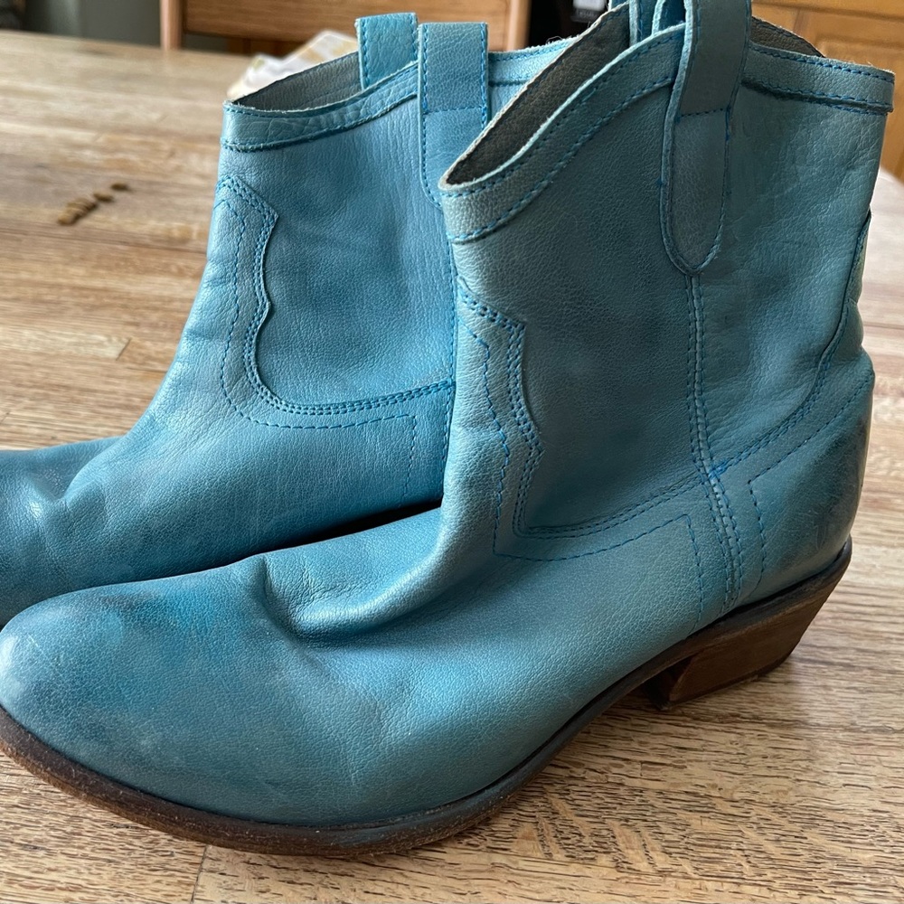 Frye Turquoise Leather Bootie Size 8